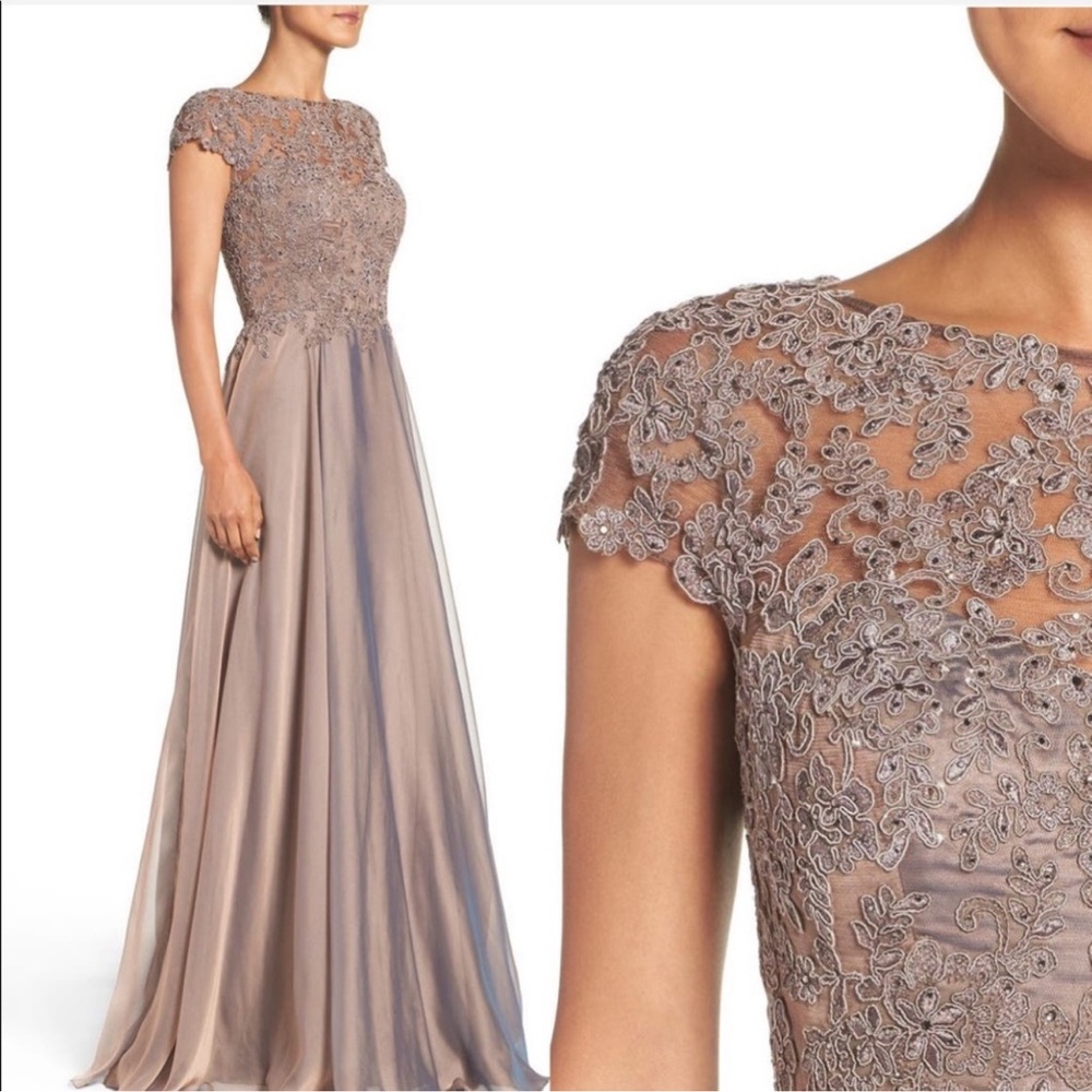 La Femme • Formal Gown • Satin & Lace • Size 16 • Prom • Bridesmaid • A-Line